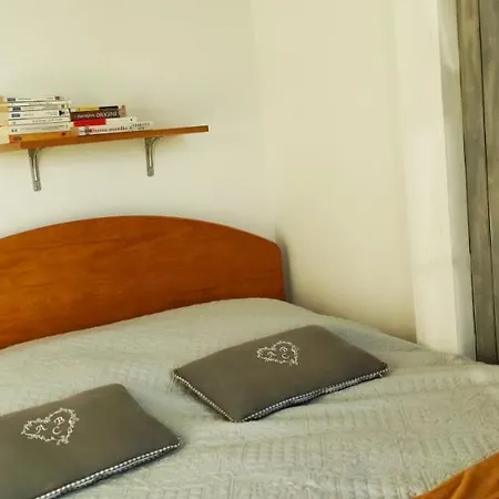 Les Muguets Apartment