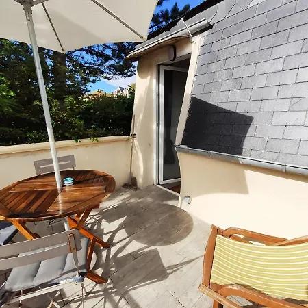 Les Muguets Apartment *