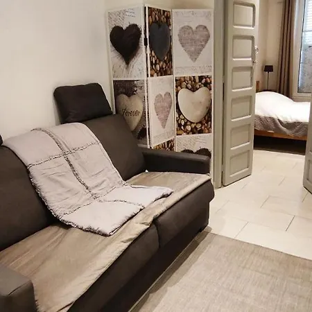 Les Muguets Apartment *