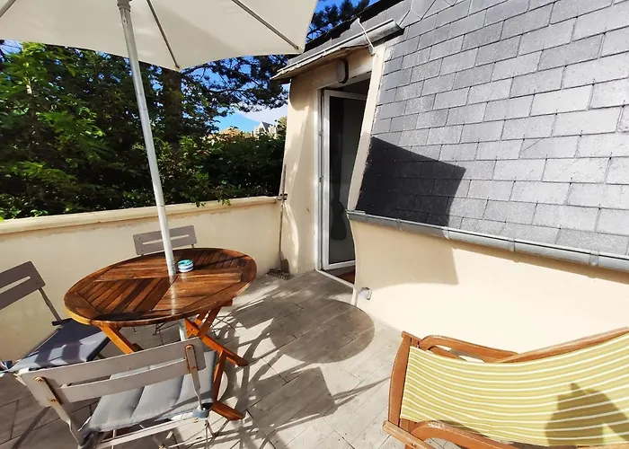 Les Muguets Apartment *